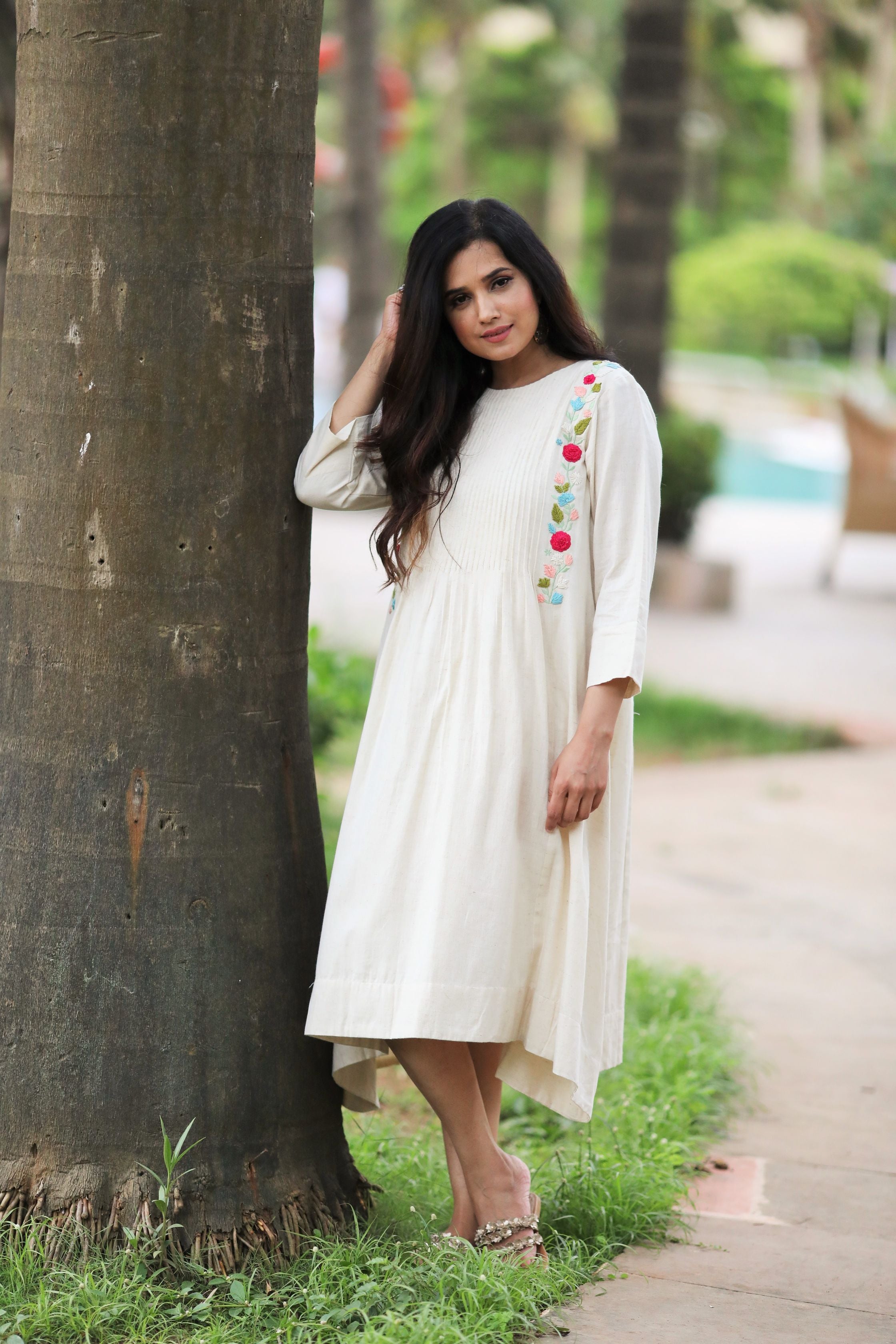 Hulara 100% Cotton Chikan Kurta for Women, Handcrafted White Kurti for Women  UK Indian Holi Dress Festival Ethnic Kurtis for Women, Lucknow Chikankari  Embroidery Women Kurta : Amazon.co.uk: Fashion